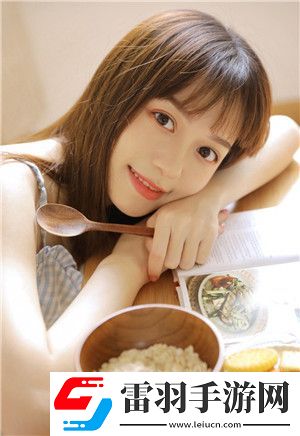 舞蹈生戴小玩具练劈叉