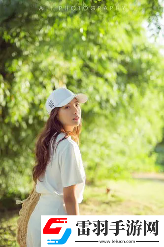 游泳馆里的两个教练孟月月：同样的热情和真诚，创造属于自己的不凡价值！