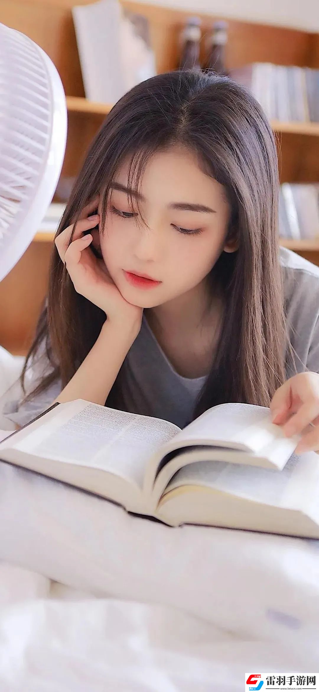 从后面抱着妈妈突然脸一红