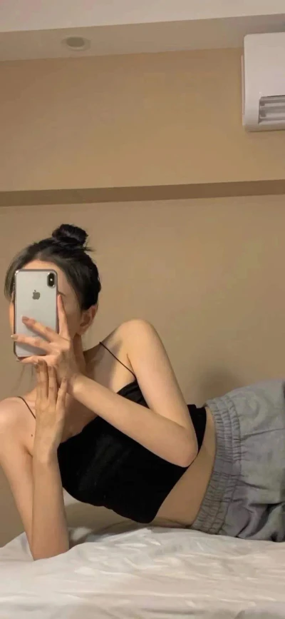 回乡大巴车最后一排