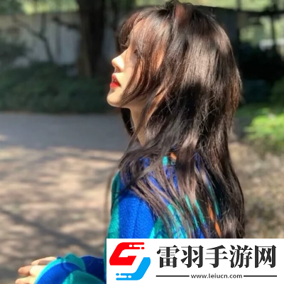 2021最新侧脸精致的好看女生微信头像太阳不是突然下山的热情与期待也是