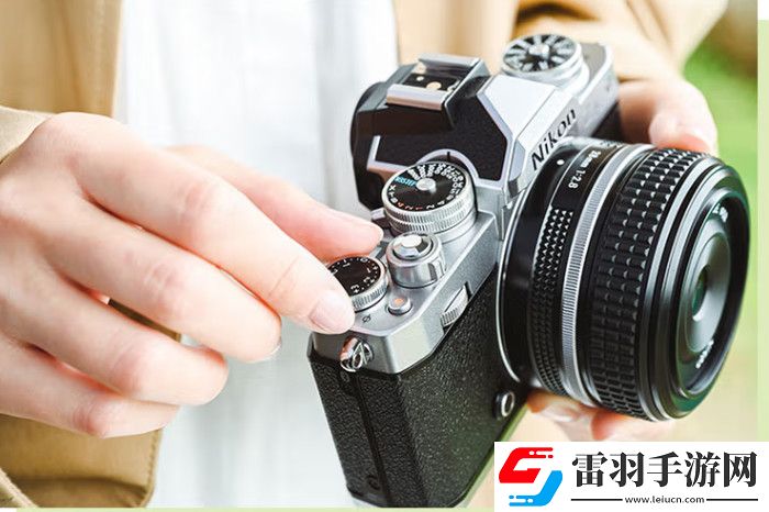 复古经典胶片数码相机尼康Zfc
