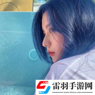 2021最新侧脸精致的好看女生微信头像太阳不是突然下山的热情与期待也是