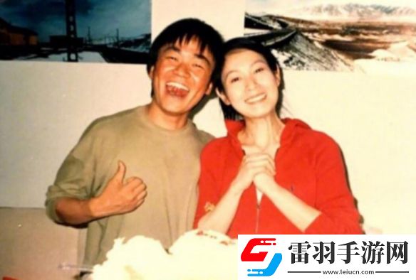 王宝强微博晒与刘德华刘若英19年前合照！回忆满满