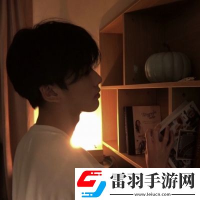 ins风超拽帅气男生头像2021气场相合的两个人发自内心的互相吸引