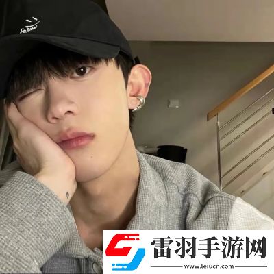 2022超甜情侣头像一人一半超好看距离不是问题相向而行才是关键