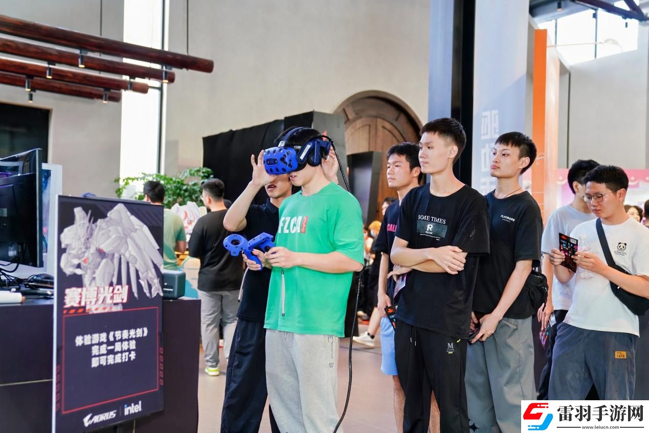 技嘉携intel广州秀肌肉