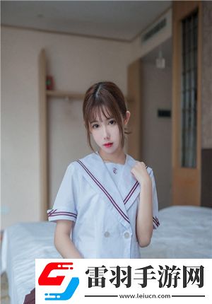 两峰夹小溪地湿又无泥诗