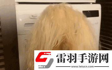 周二搞笑内涵图美女健身房碰到变态好尴尬