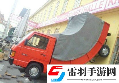 周二搞笑内涵图美女健身房碰到变态好尴尬