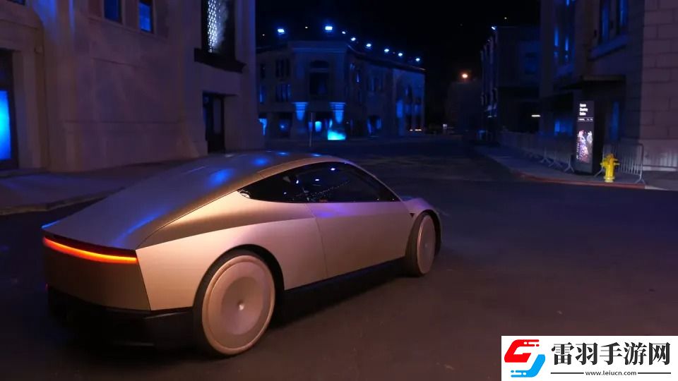 特斯拉Robotaxi终亮相