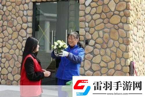 重金雇佣保洁阿姨进入大学1.＂重金聘请保洁阿姨提升校园清洁新标准