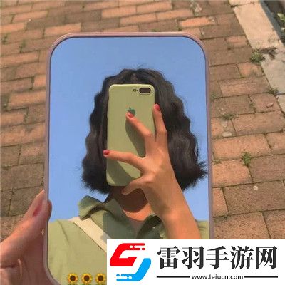 最新版高颜值好看的短发女生头像小清新相比于喜欢你我想我应该先爱自己