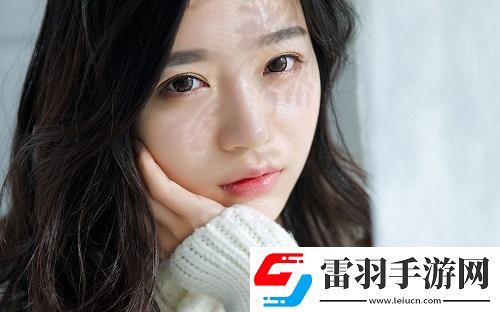 一边下奶一吃敷面膜视频60分钟走红网络