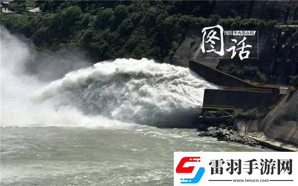 抱着边走边撞水流了一地的体验