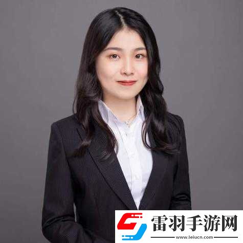 女保险公司推销员