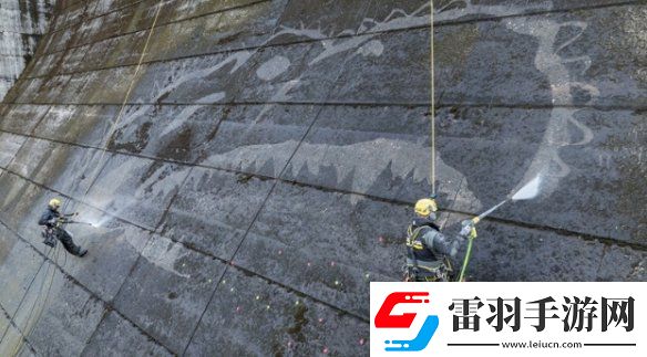 日本佐贺水库大坝惊现哥斯拉壁画！看似天成实际人为