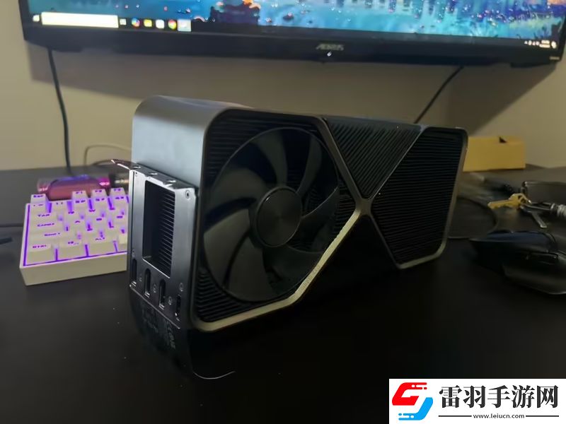英伟达RTX4090Ti旗舰显卡曝光尺寸庞大并采用四槽设计