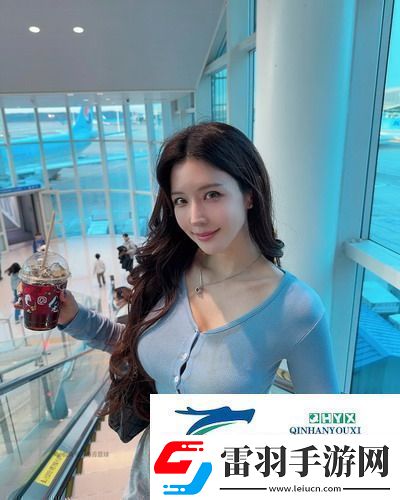 父亲有力挺送女儿的花园感动全场