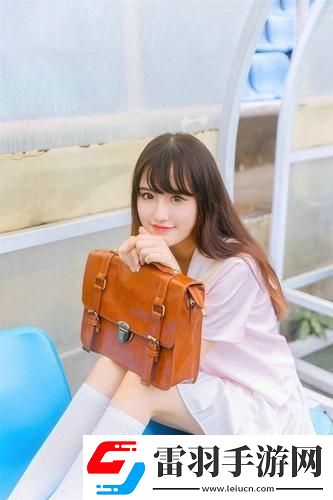 丰满的女邻居三级聚焦邻里关系