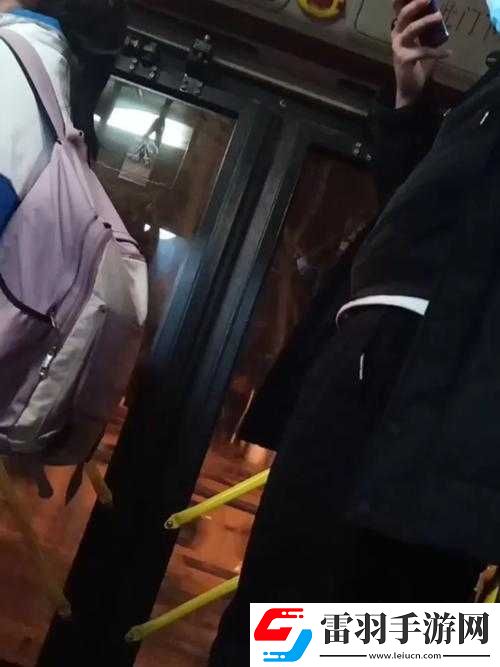 公交车大龟廷凶猛闯入我身体的惊悚遭遇