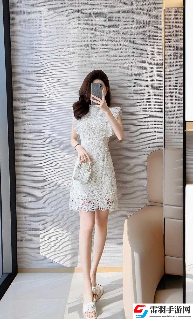 白色蕾丝裙