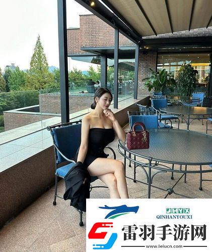 亚洲二区电影菠萝电影