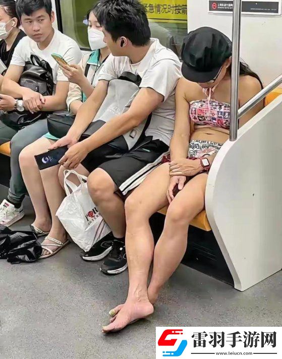 2025男生女装穿搭手册火了！友直呼这波操作真香还是翻车